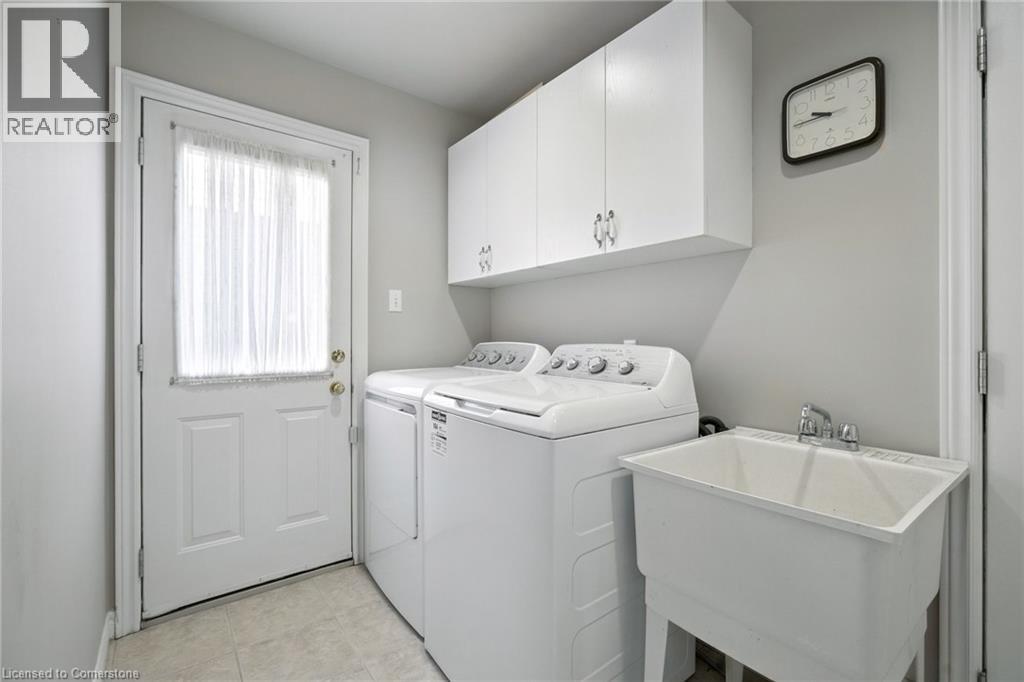 Photo 20 of 17 Hillgarden Drive, Hamilton ON