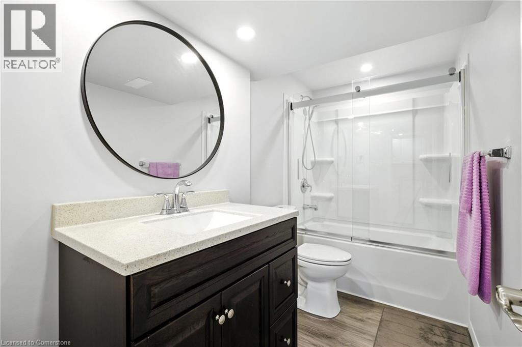 Photo 26 of 17 Hillgarden Drive, Hamilton ON