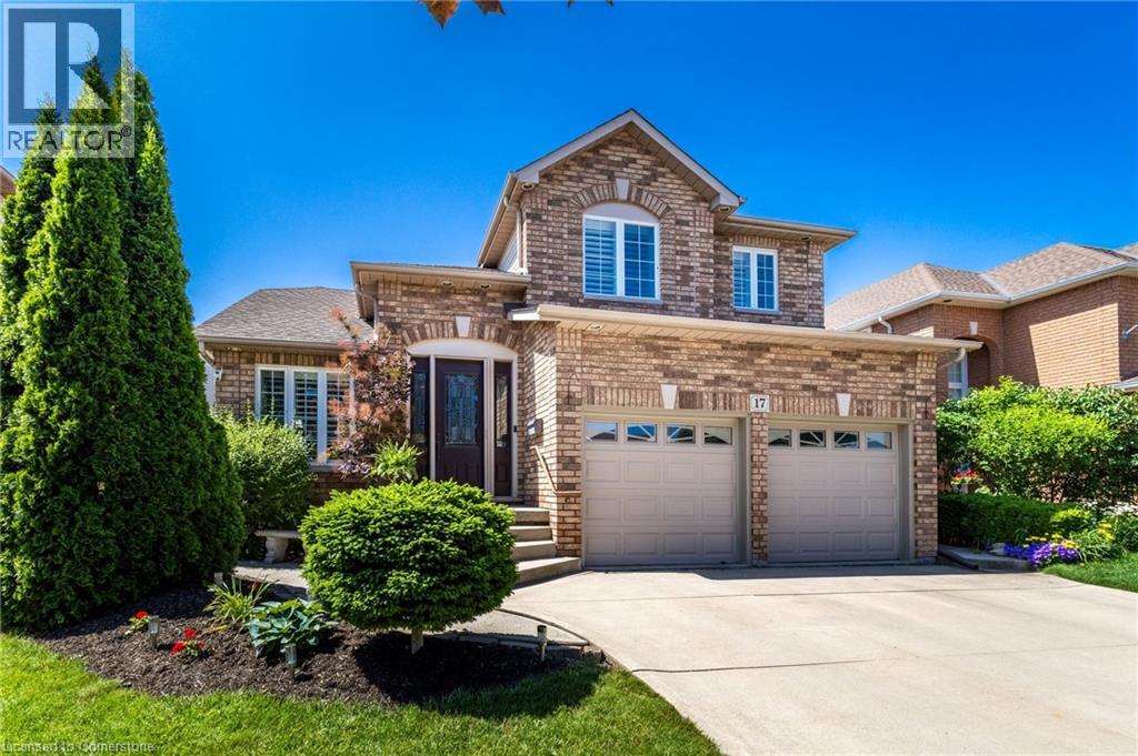 Photo 3 of 17 Hillgarden Drive, Hamilton ON