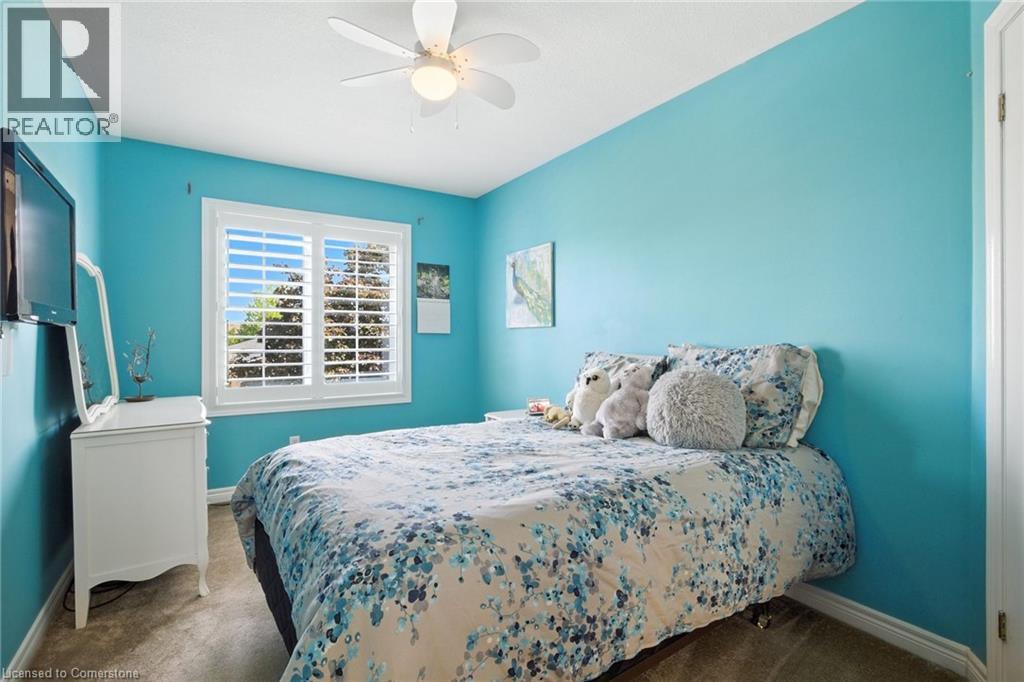 Photo 34 of 17 Hillgarden Drive, Hamilton ON