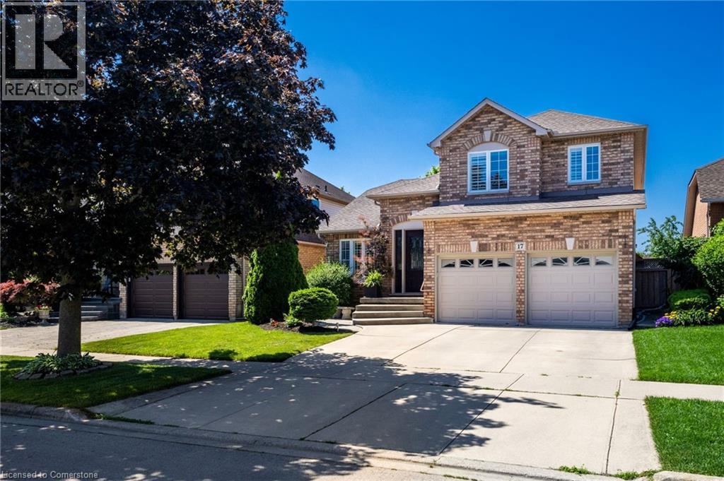 Photo 4 of 17 Hillgarden Drive, Hamilton ON