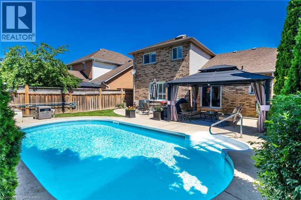 Photo 42 of 17 Hillgarden Drive, Hamilton ON