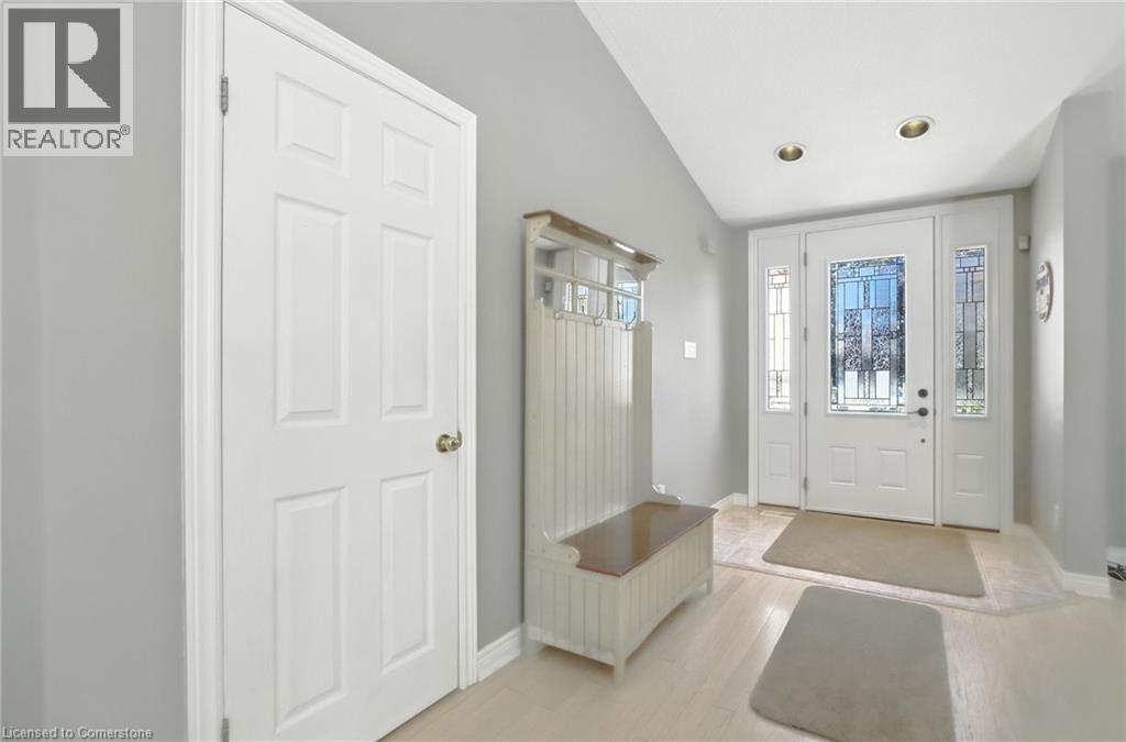 Photo 6 of 17 Hillgarden Drive, Hamilton ON