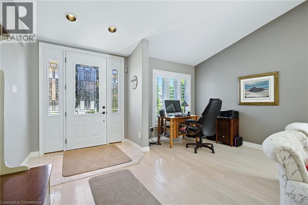 Photo 7 of 17 Hillgarden Drive, Hamilton ON