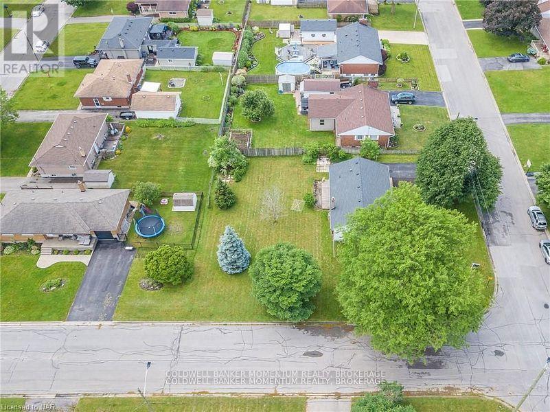 Photo 9 of 23 29 Dexter Drive, Welland ON