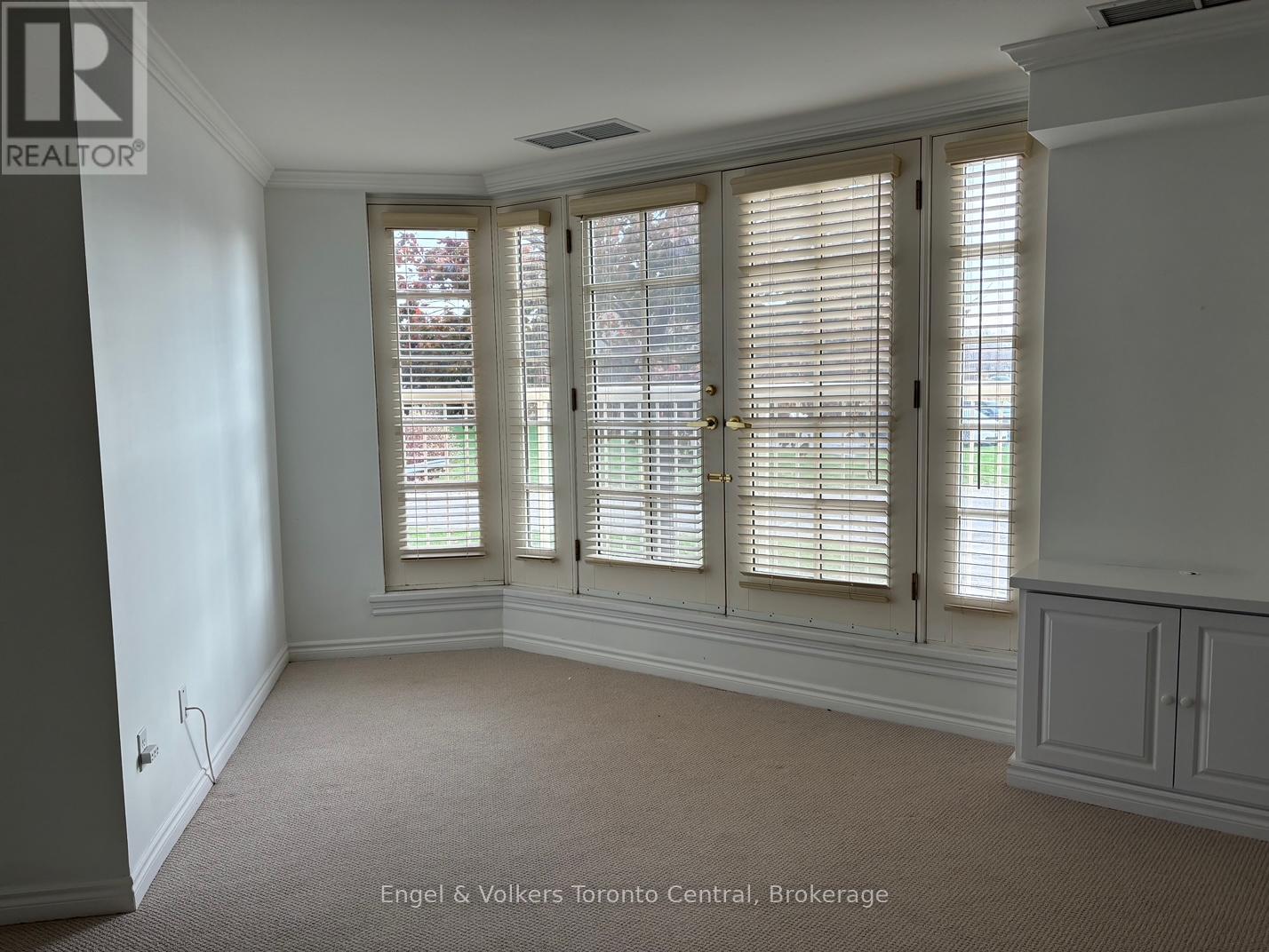 Photo 9 of 102 16 Raglan Street, Collingwood ON