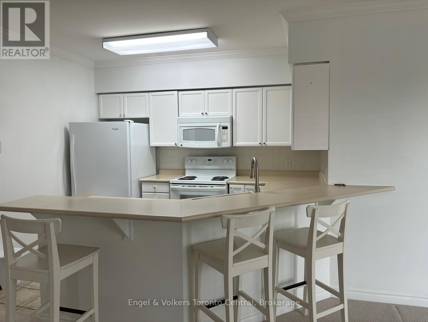 Photo 3 of 102 16 Raglan Street, Collingwood ON