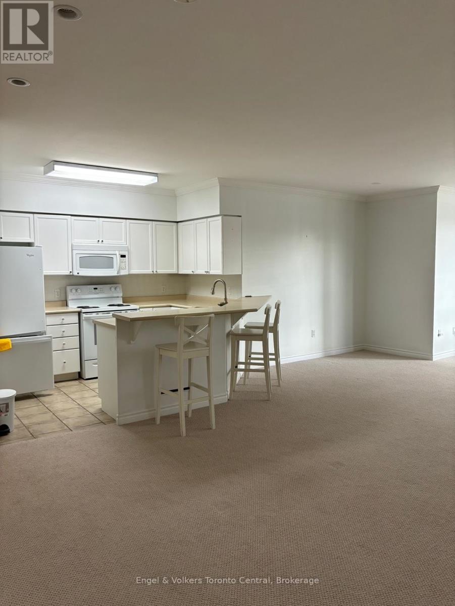 Photo 15 of 102 16 Raglan Street, Collingwood ON