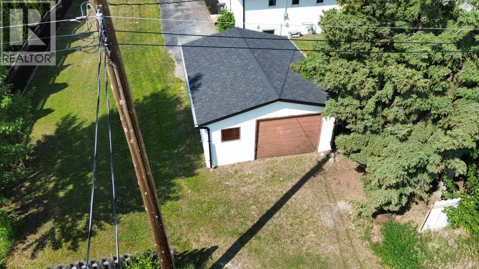 Photo 31 of 10307 104 Avenue, Fort St John BC