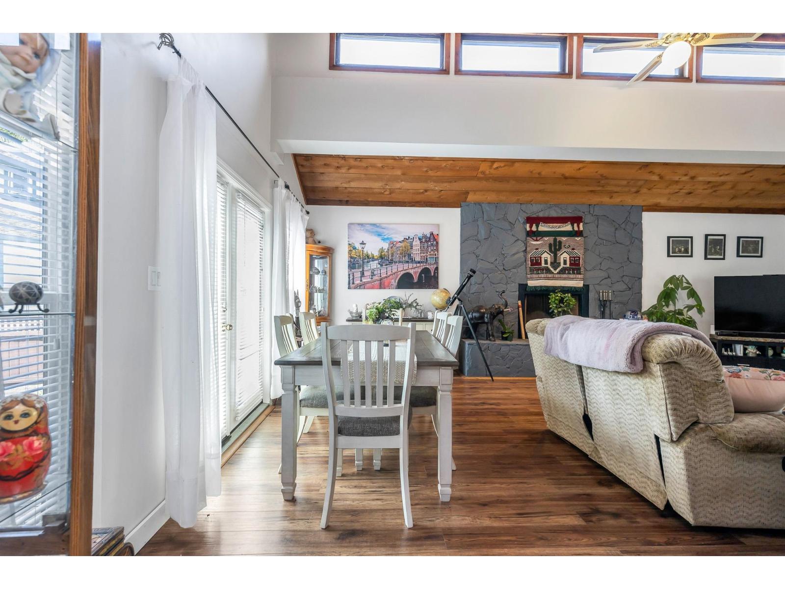 Photo 9 of 5262 209 Street, Langley BC