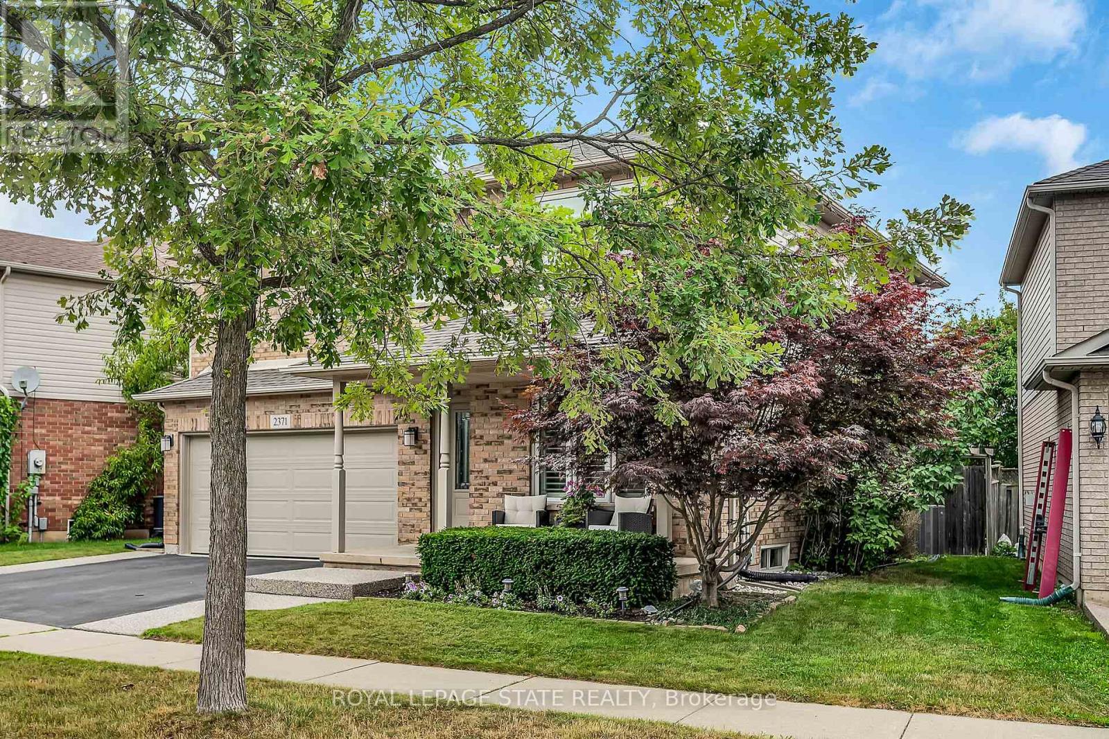 Photo 2 of 2371 Pathfinder Drive, Burlington ON