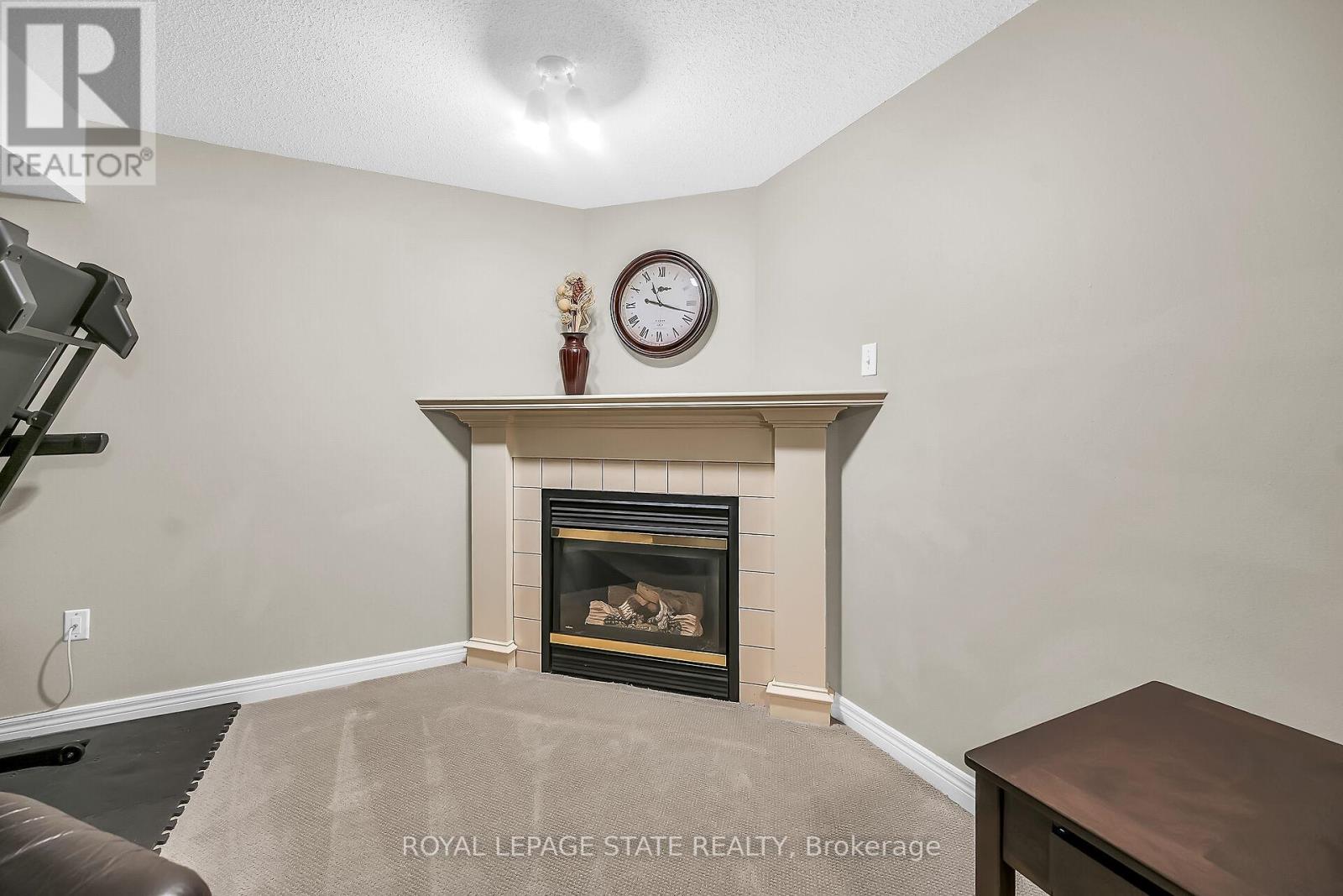 Photo 42 of 2371 Pathfinder Drive, Burlington ON