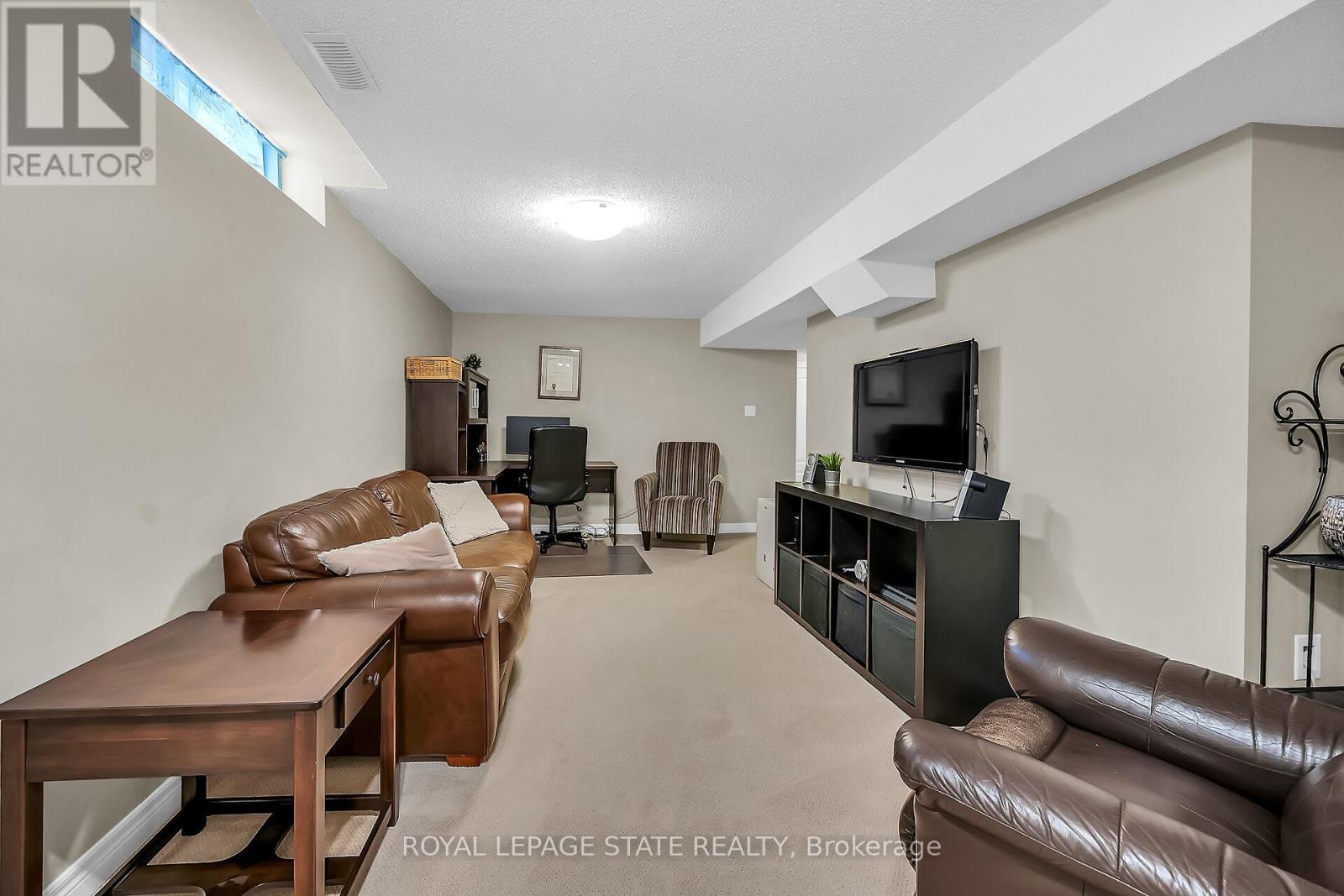 Photo 43 of 2371 Pathfinder Drive, Burlington ON