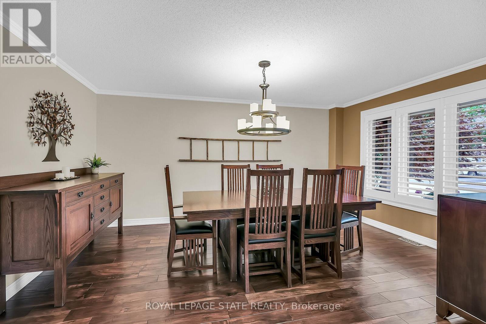 Photo 7 of 2371 Pathfinder Drive, Burlington ON