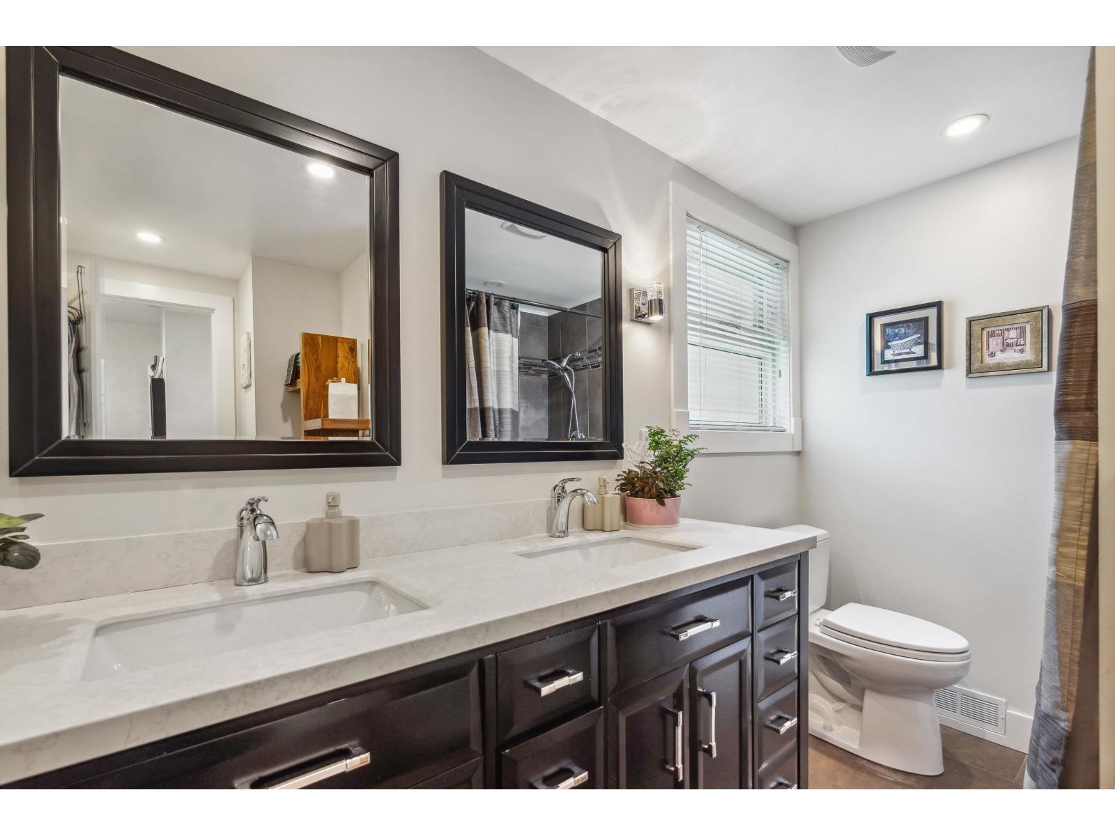 Photo 3 of 4560 196 A Street, Langley BC