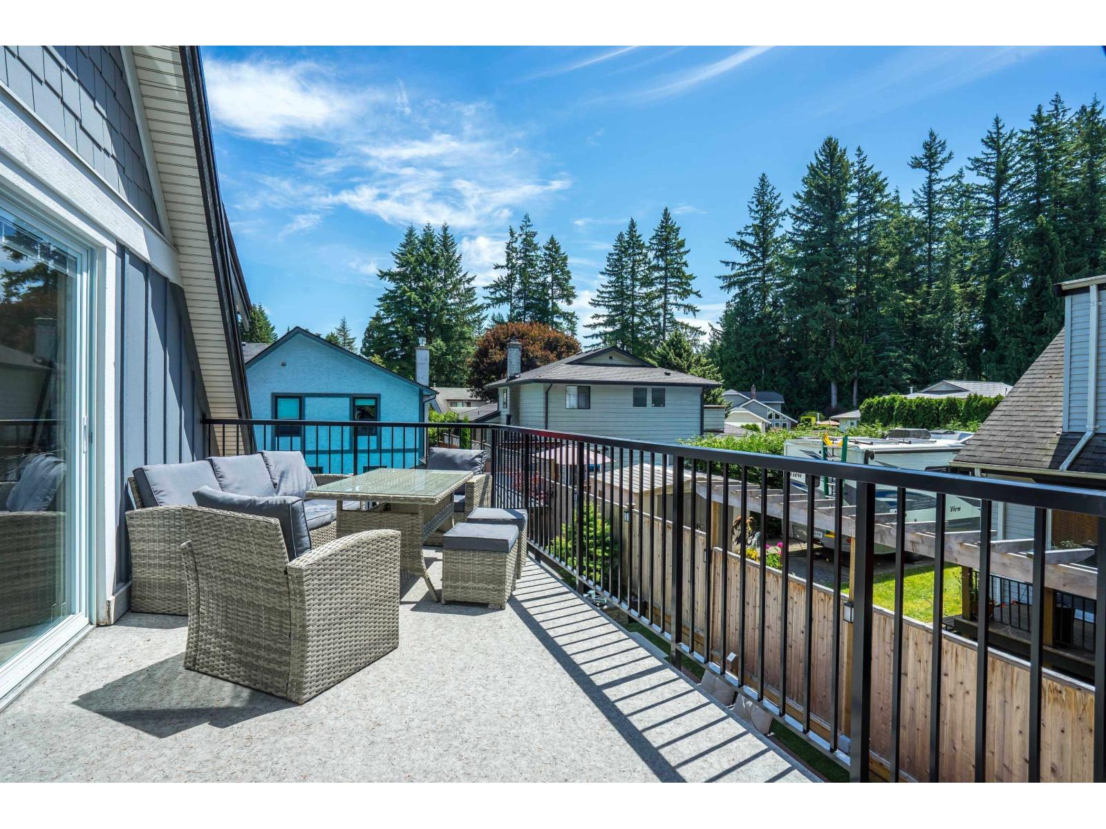 Photo 5 of 4560 196 A Street, Langley BC