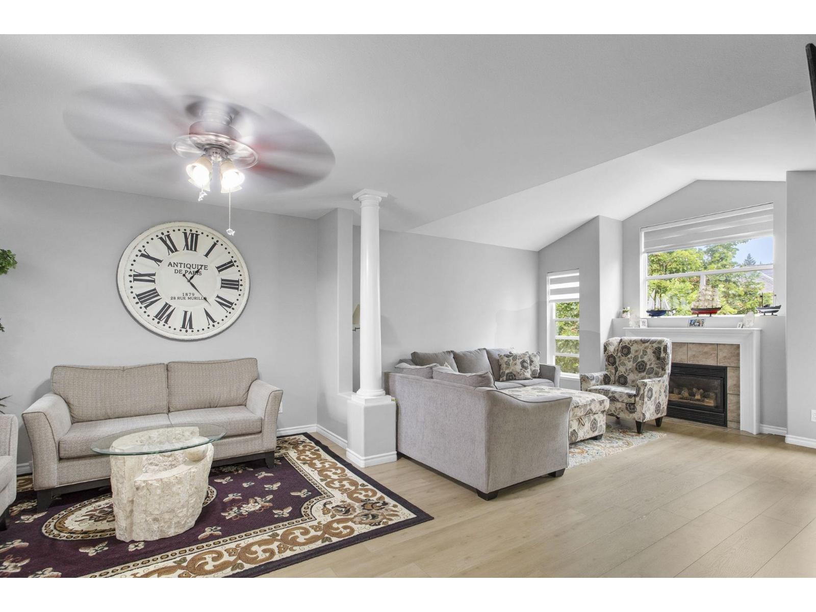Photo 10 of 32 2525 Yale Court, Abbotsford BC