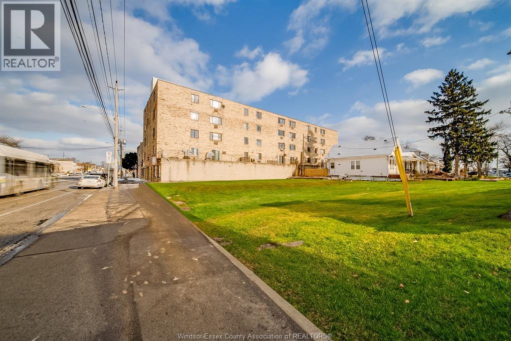 Photo 23 of 1747 1767 University Avenue West, Windsor ON