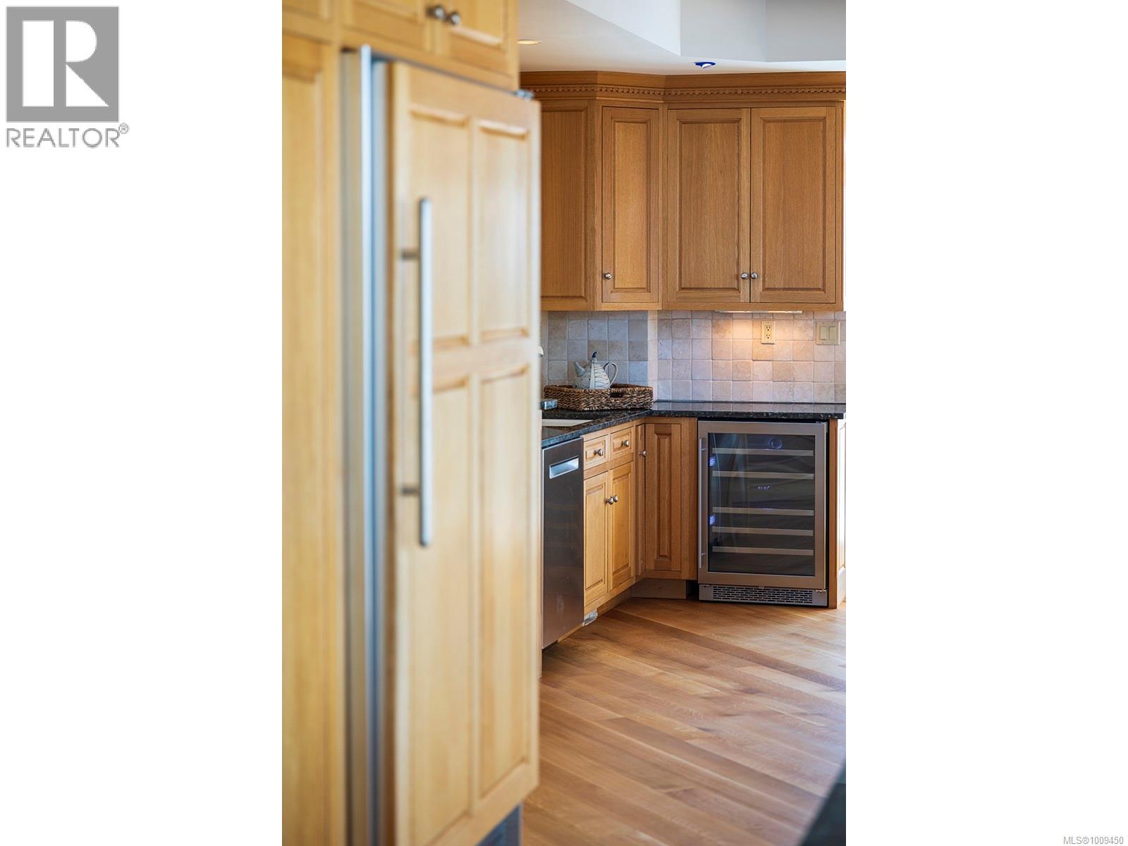 1201 21 Dallas Road, Victoria