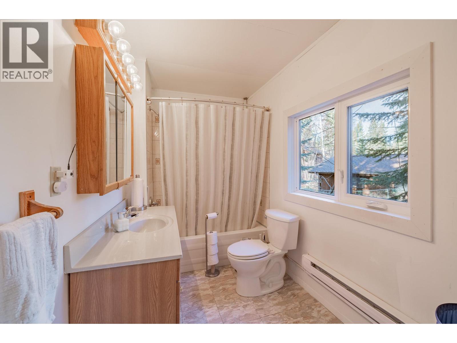 4736 COPPER Crescent, Windermere