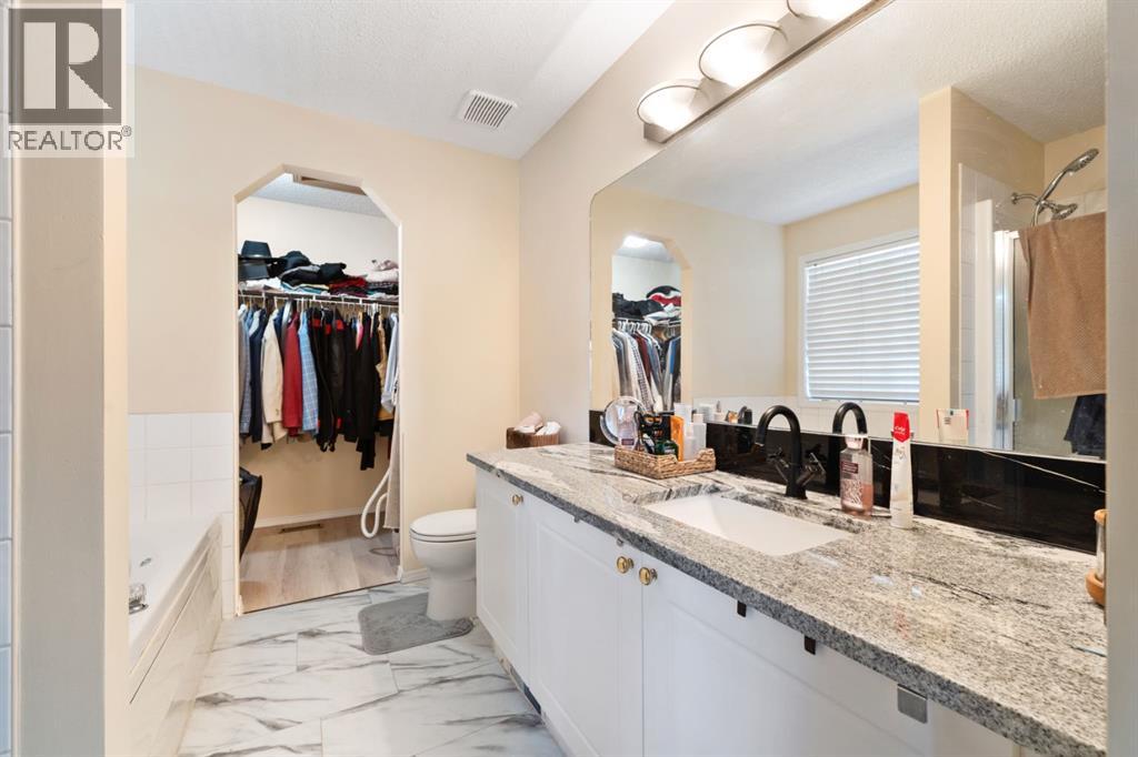 Single Family House for Sale in  Bridlewood Gardens SW Bridlewood Calgary 