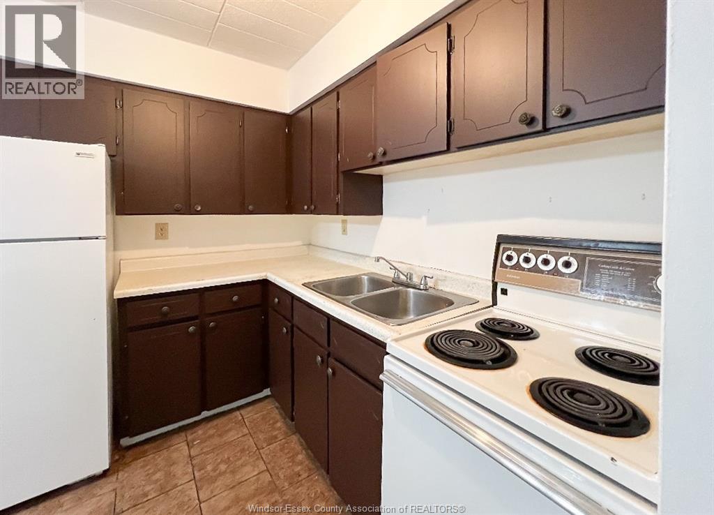 Photo 14 of 1747 1767 University Avenue West, Windsor ON