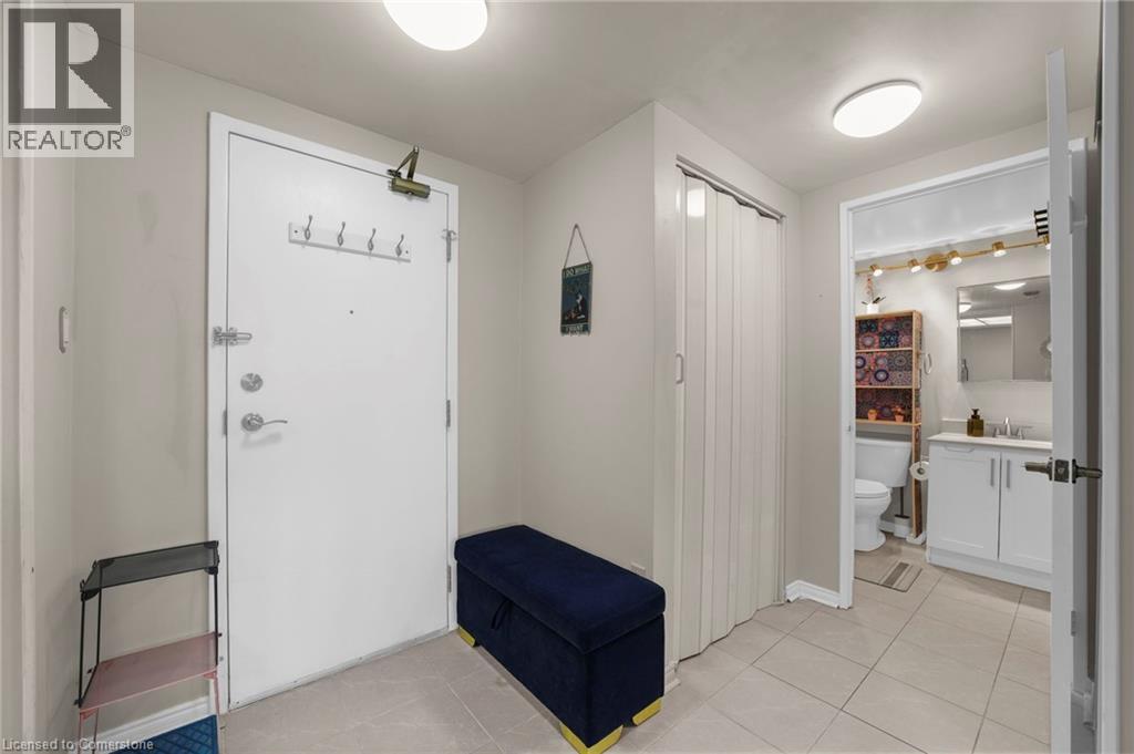 Photo 8 of 8351 Mclaughlin Road S Unit 403, Brampton ON