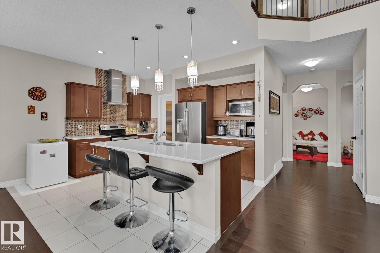 Photo 11 of 8928 23 Av Sw, Edmonton AB