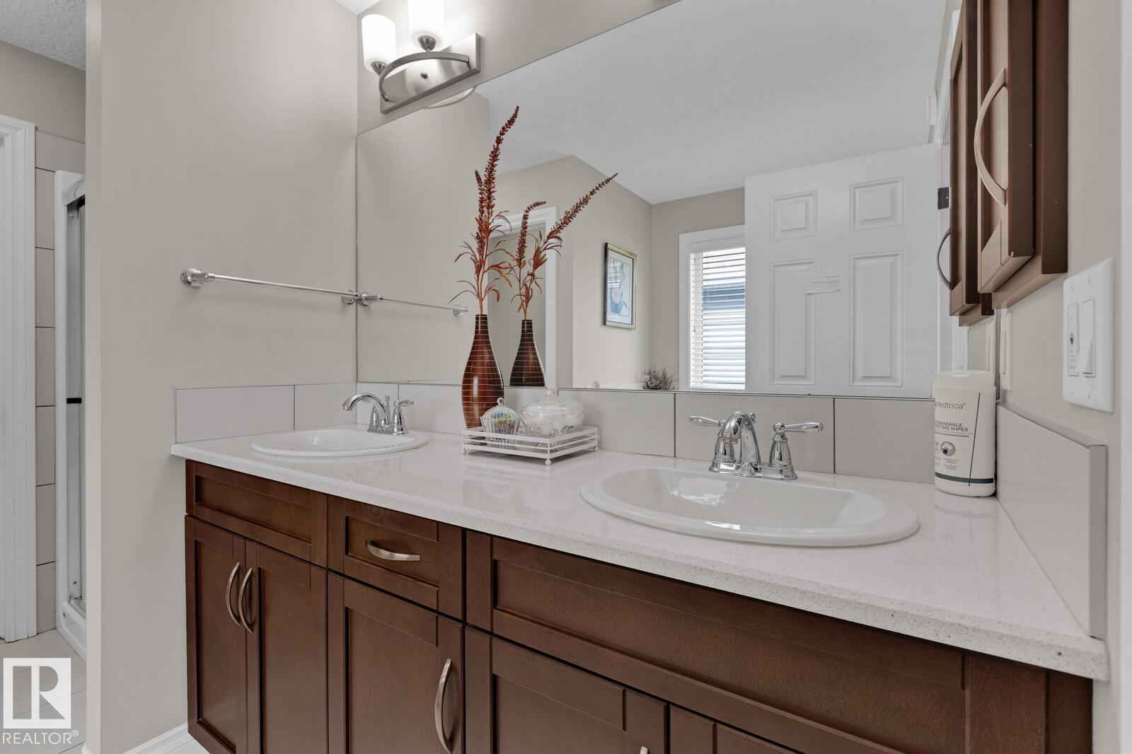 Photo 39 of 8928 23 Av Sw, Edmonton AB