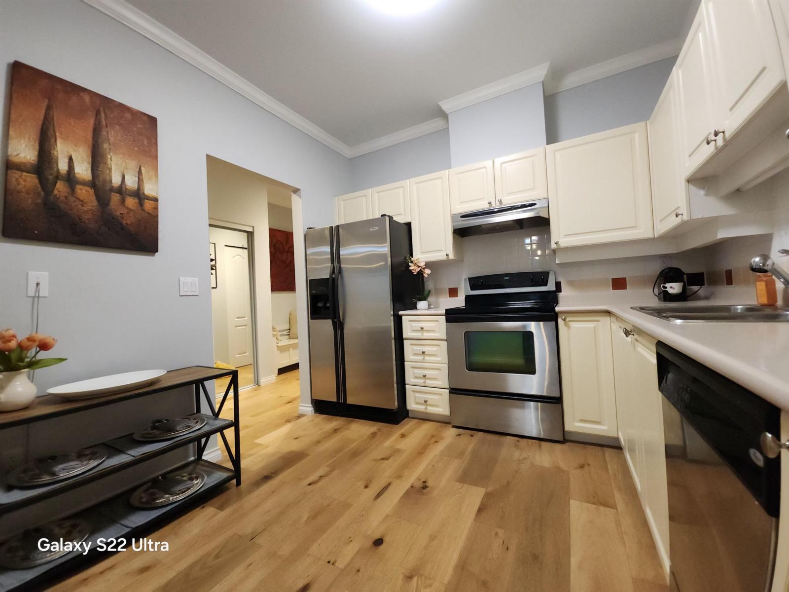 Photo 9 of 304 5646 200 Street, Langley BC