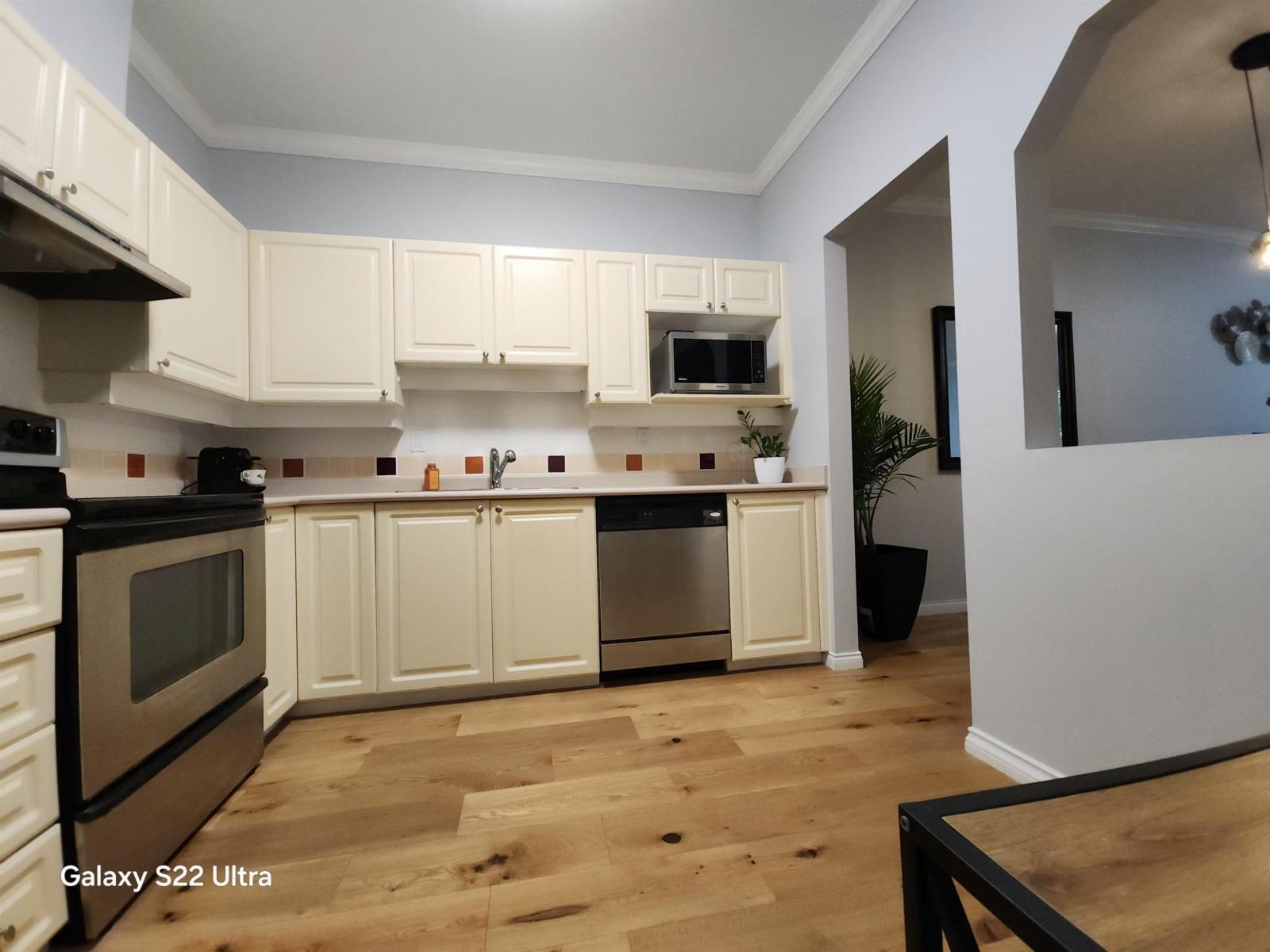 Photo 8 of 304 5646 200 Street, Langley BC