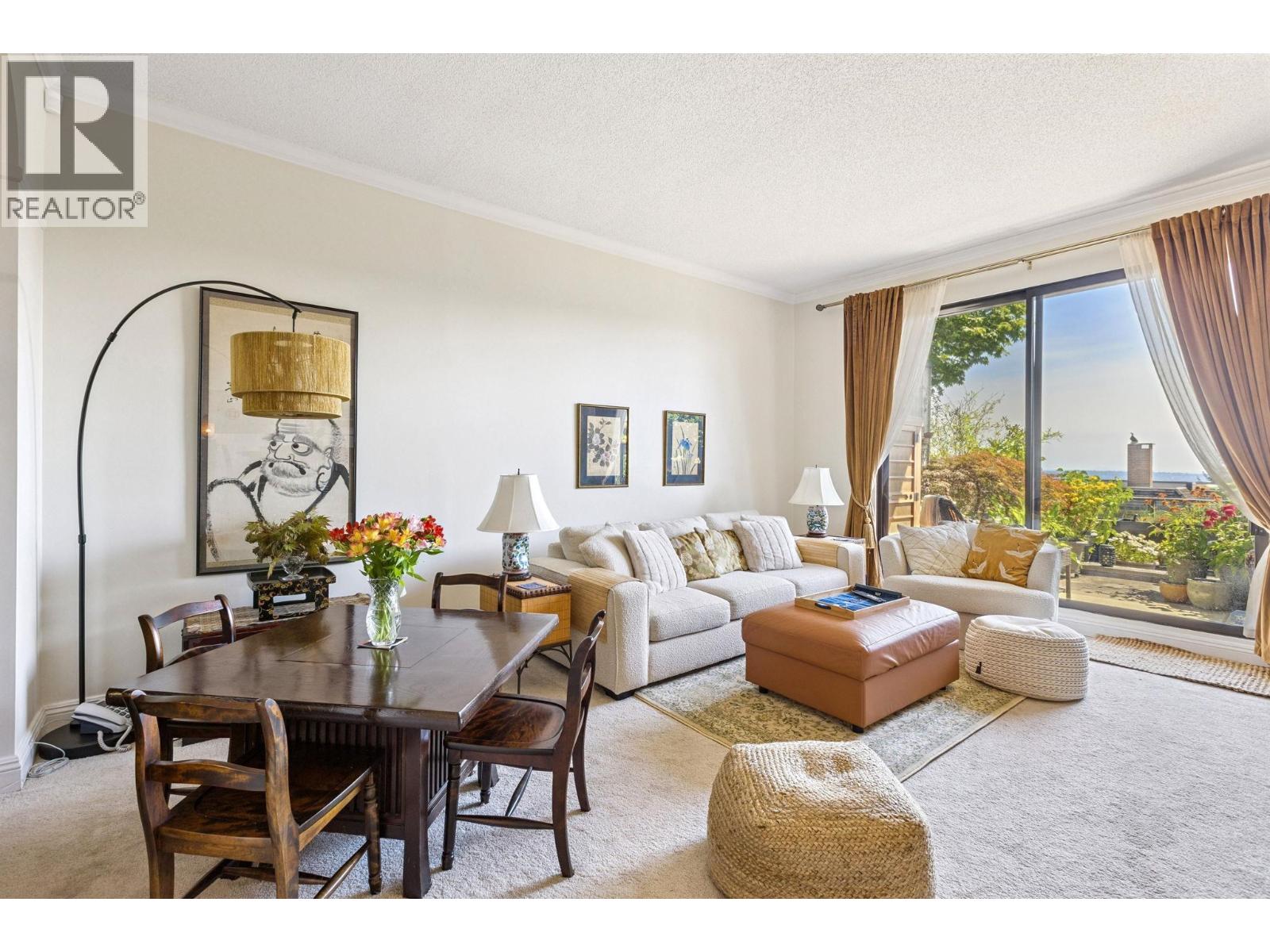 24 2214 FOLKESTONE WAY, West Vancouver