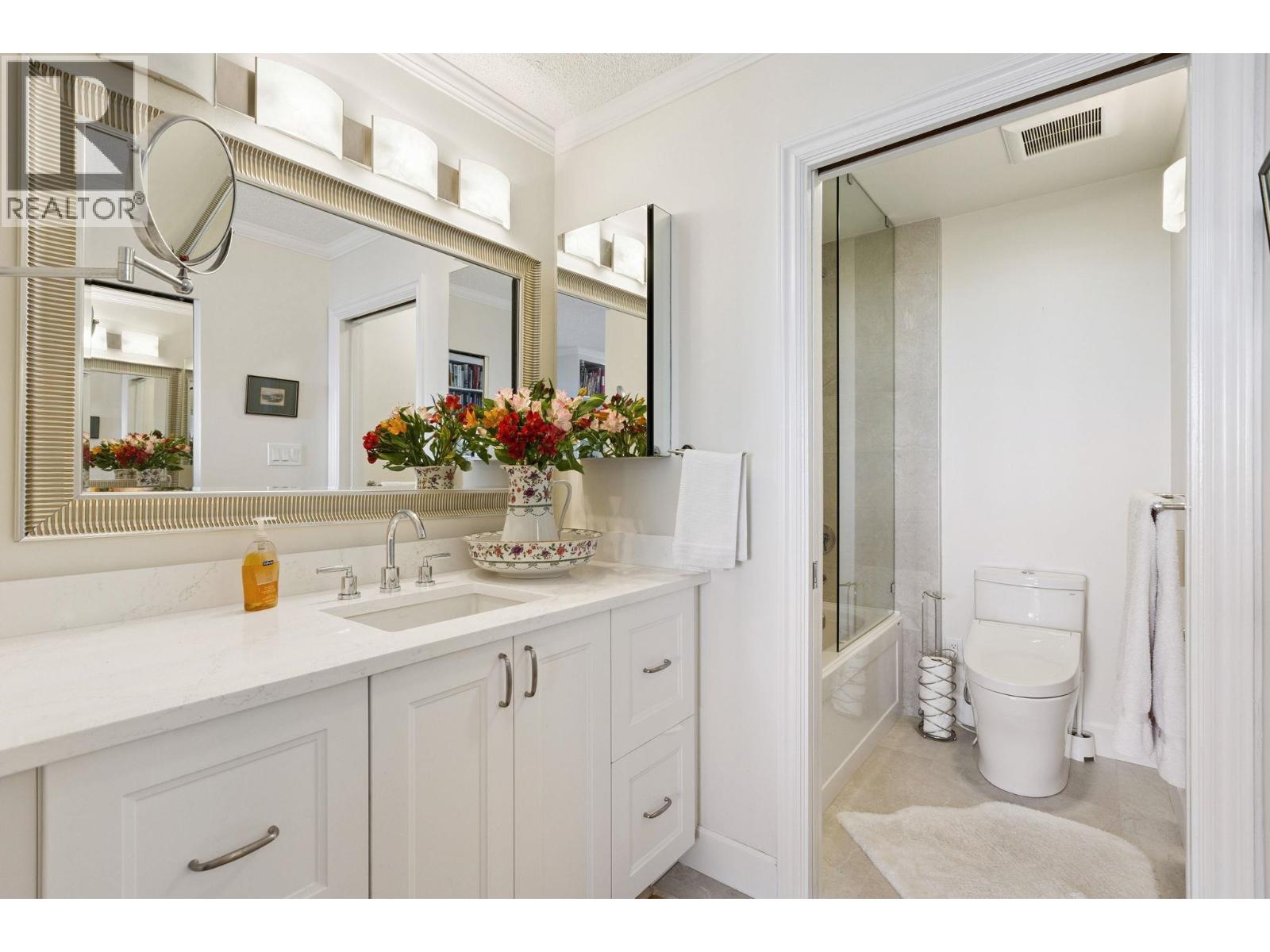 24 2214 FOLKESTONE WAY, West Vancouver