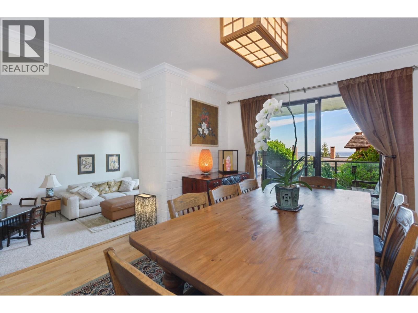 24 2214 FOLKESTONE WAY, West Vancouver