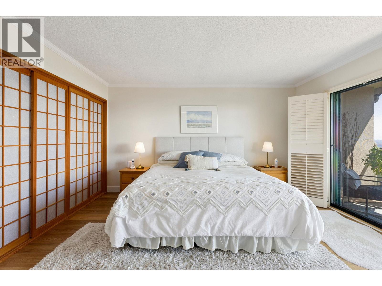 24 2214 FOLKESTONE WAY, West Vancouver