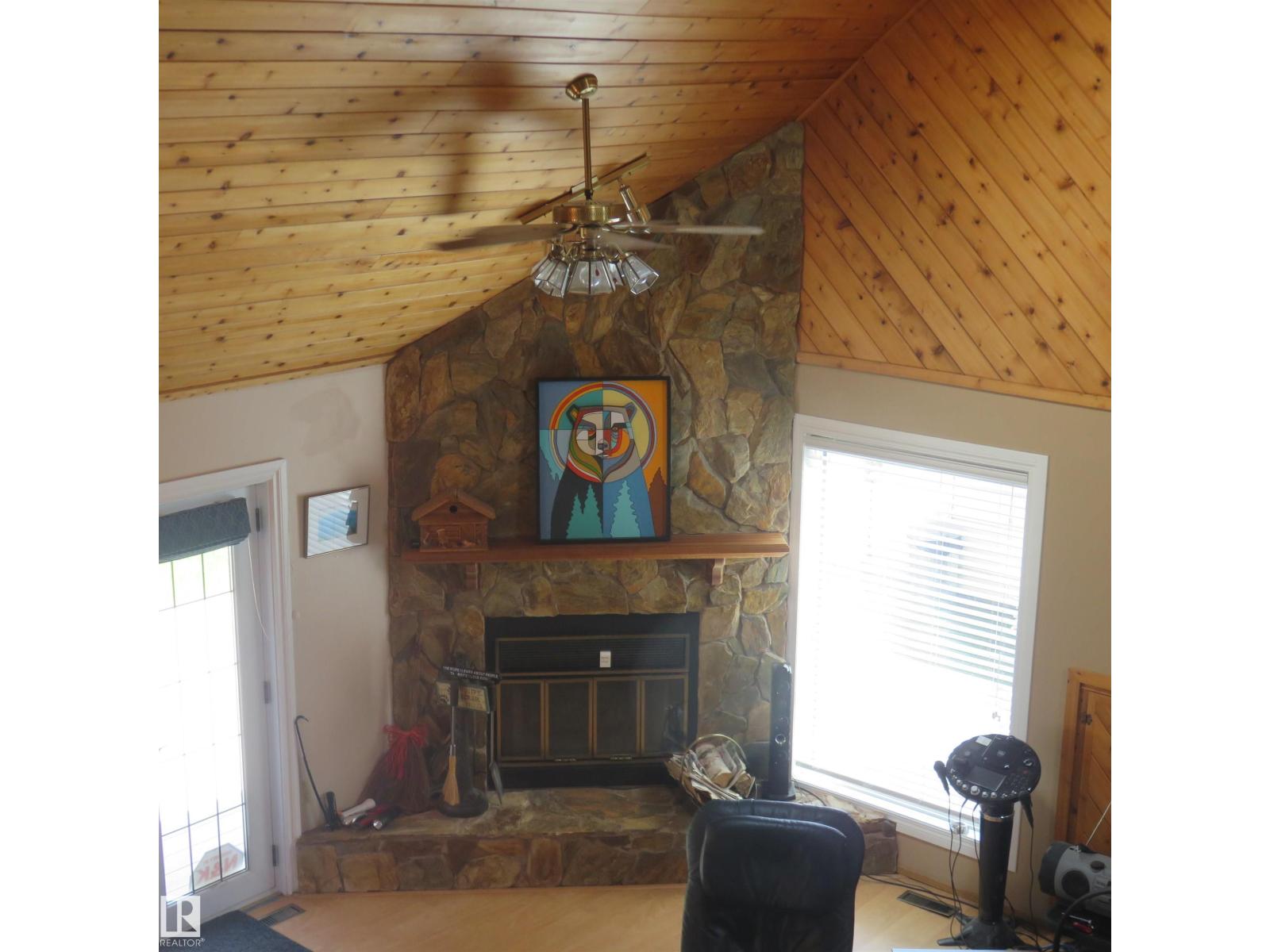 Photo 17 of 6333 49 St, Rural Wetaskiwin County AB