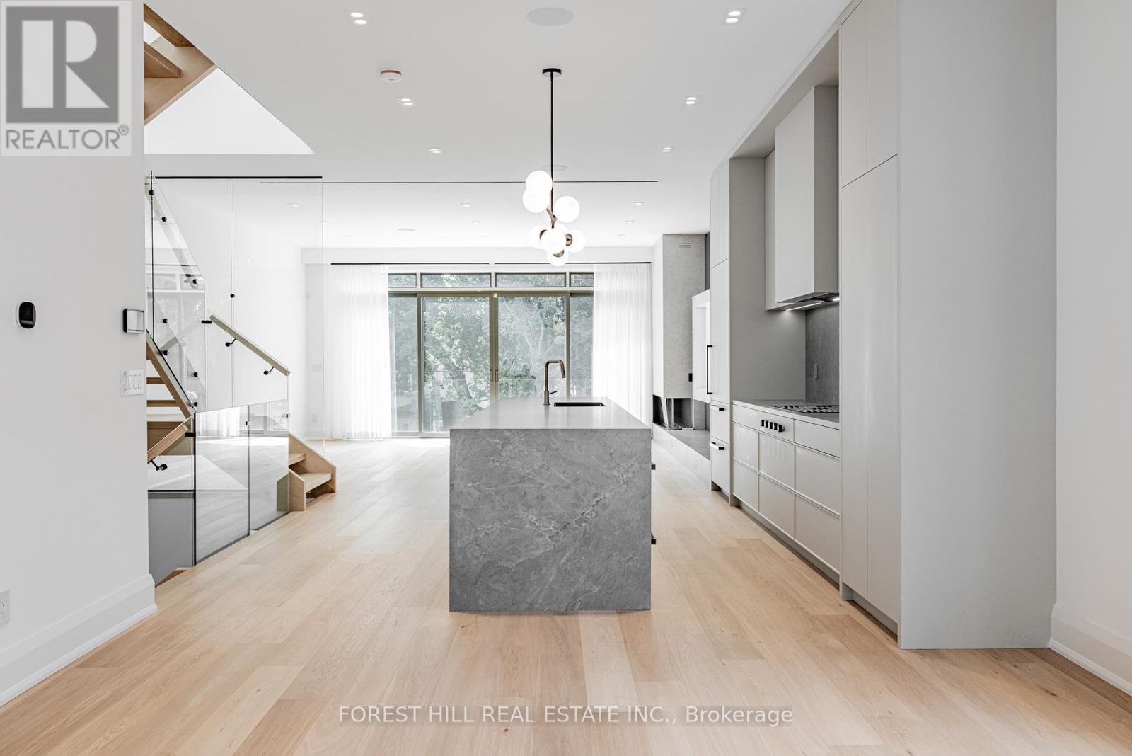 Photo 23 of 171 Elmwood Avenue, Toronto ON