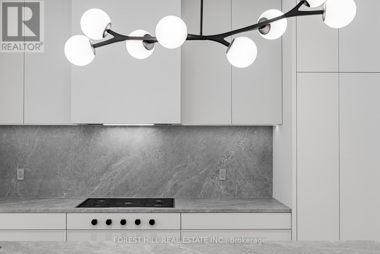 Photo 9 of 171 Elmwood Avenue, Toronto ON