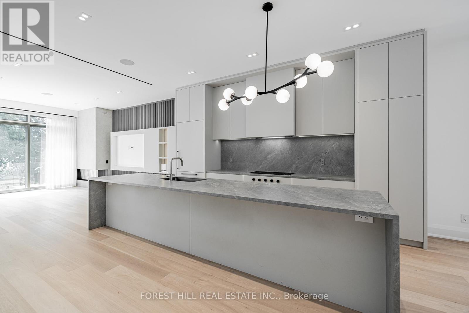 Photo 16 of 171 Elmwood Avenue, Toronto ON