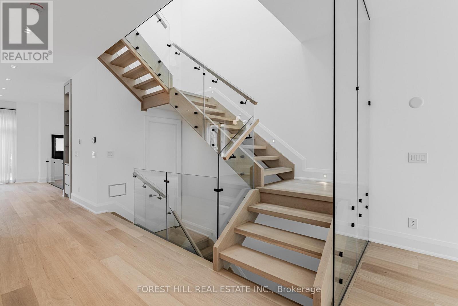 Photo 45 of 171 Elmwood Avenue, Toronto ON