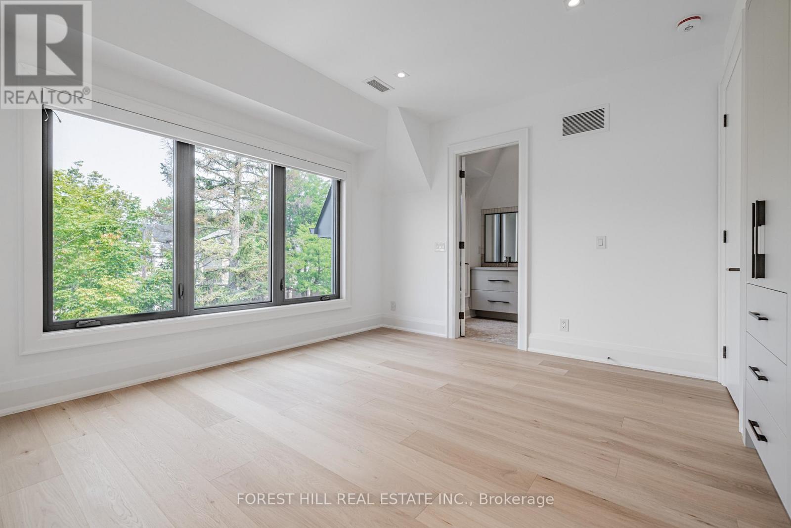 Photo 34 of 171 Elmwood Avenue, Toronto ON