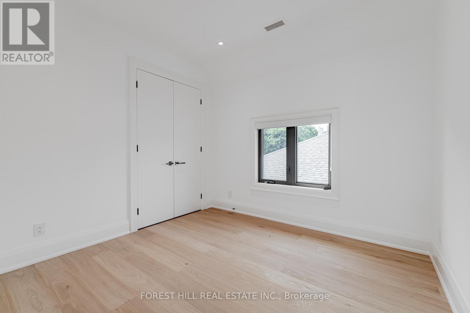 Photo 18 of 171 Elmwood Avenue, Toronto ON