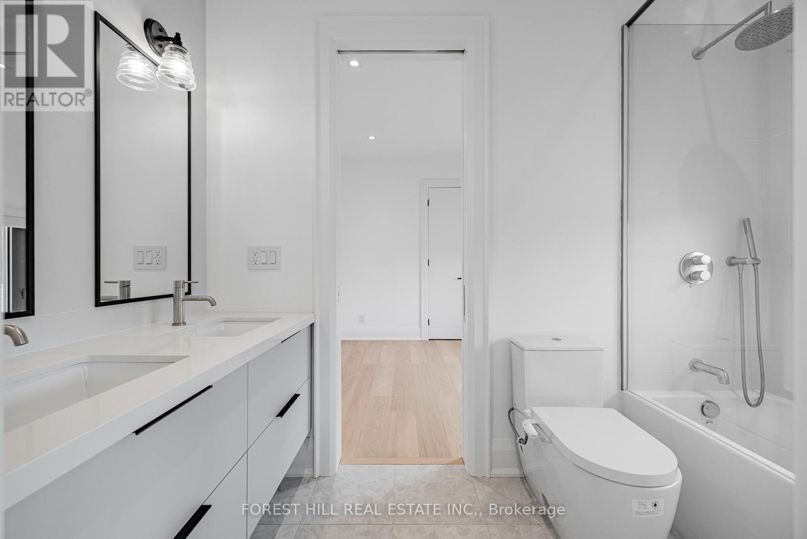 Photo 47 of 171 Elmwood Avenue, Toronto ON