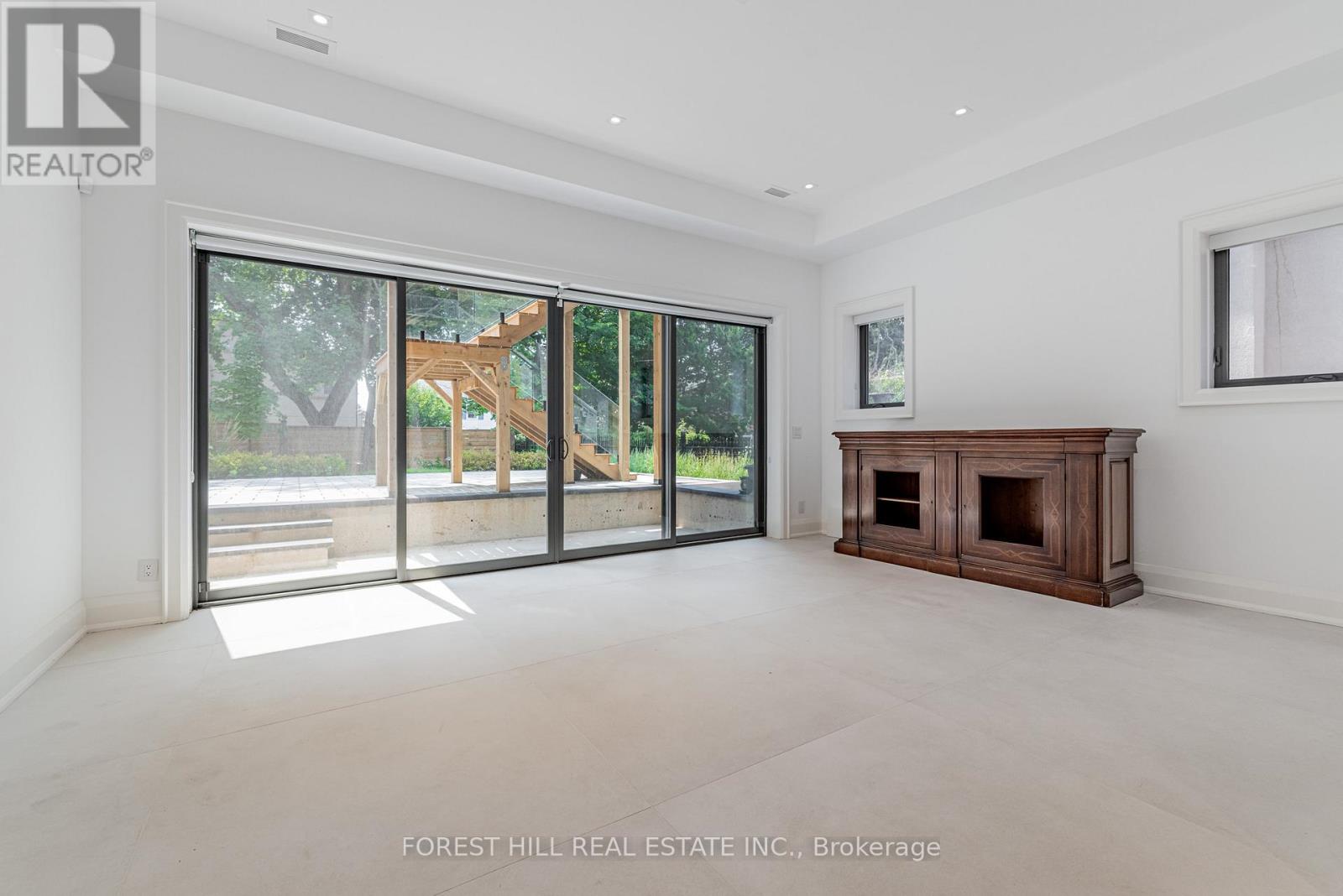 Photo 20 of 171 Elmwood Avenue, Toronto ON