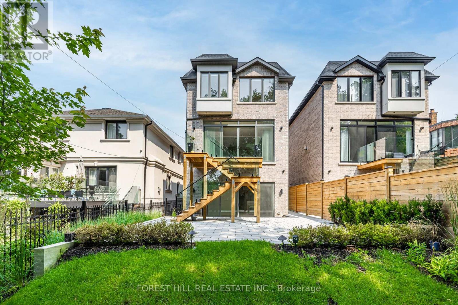 Photo 21 of 171 Elmwood Avenue, Toronto ON