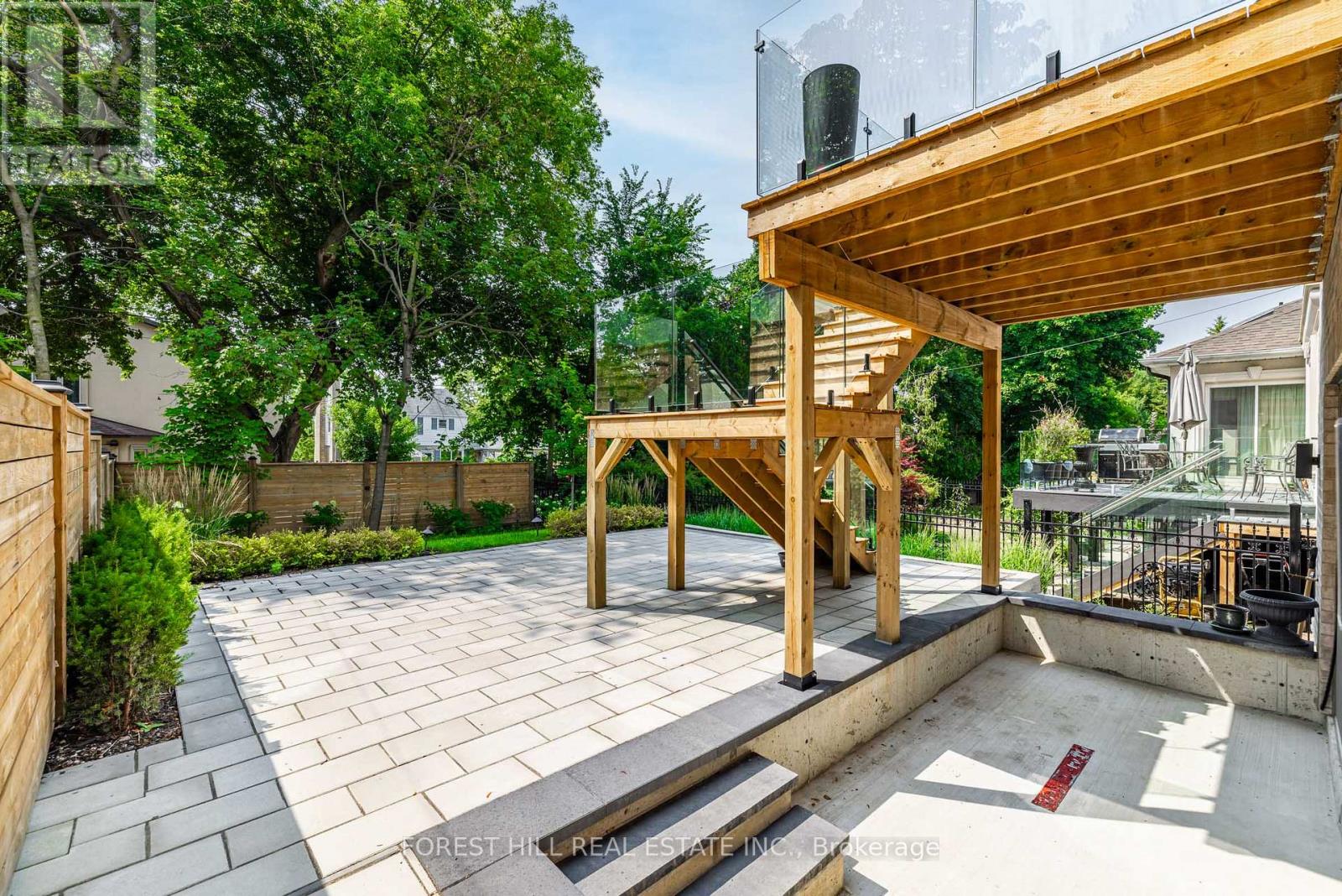 Photo 8 of 171 Elmwood Avenue, Toronto ON