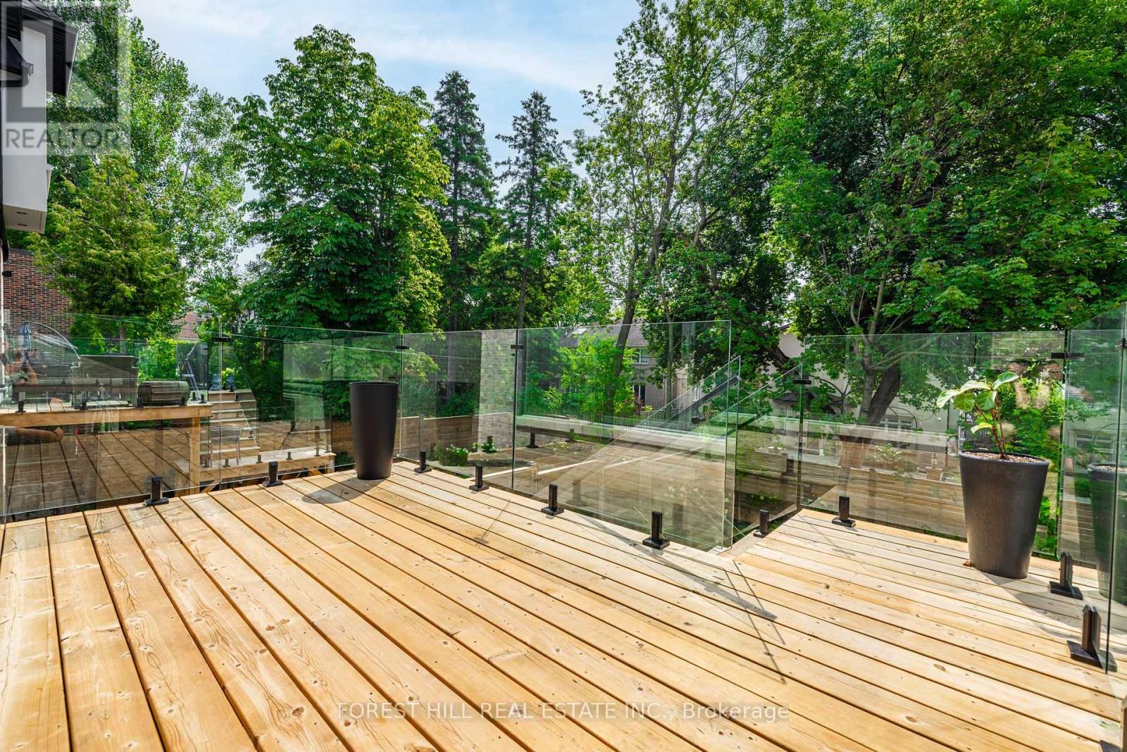 Photo 11 of 171 Elmwood Avenue, Toronto ON