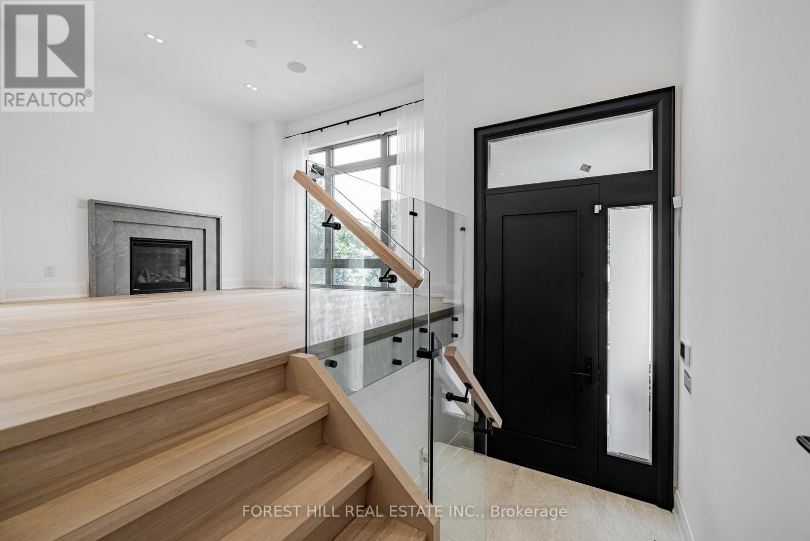 Photo 25 of 171 Elmwood Avenue, Toronto ON