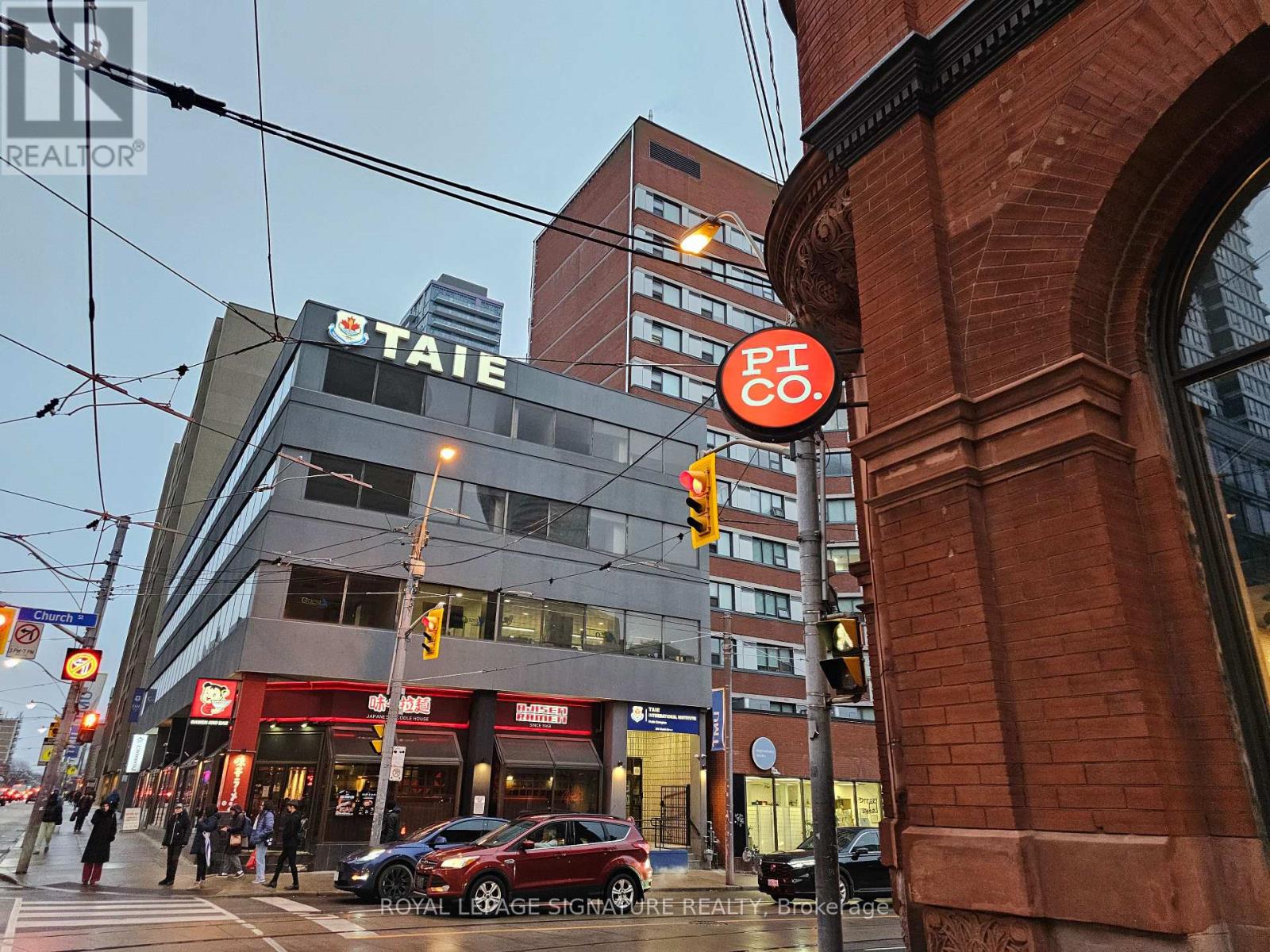 Photo 17 of 432 Church Street, Toronto ON