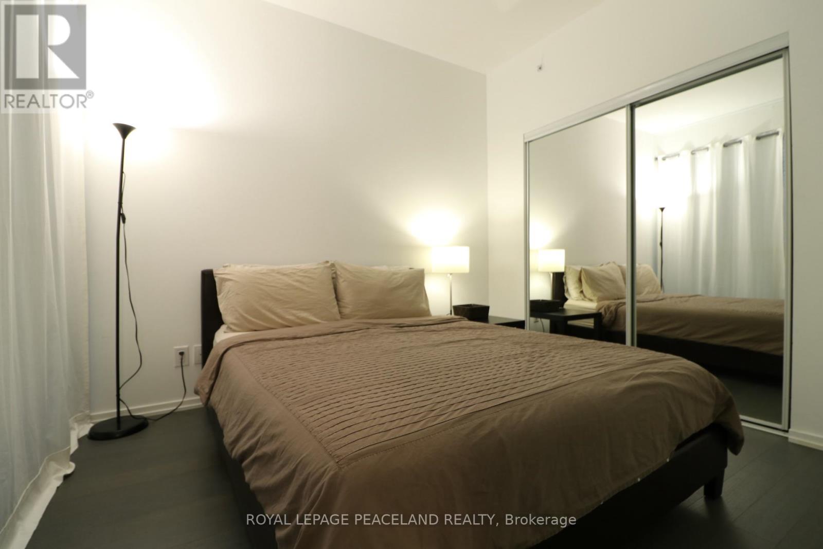 Photo 13 of 809 70 Temperance Street, Toronto ON